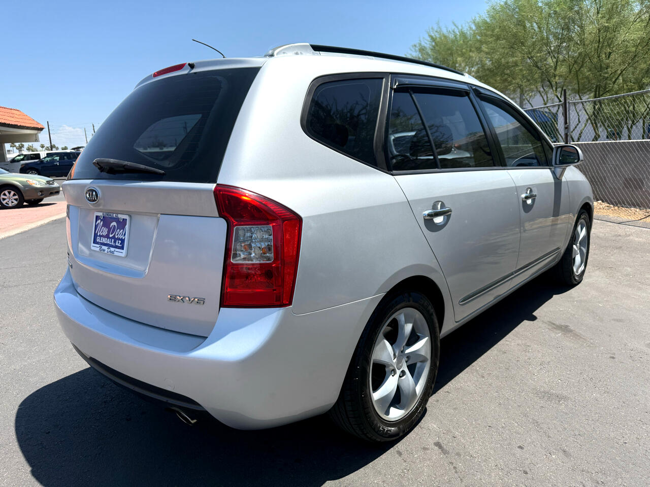 2007 Kia Rondo EX photo 3