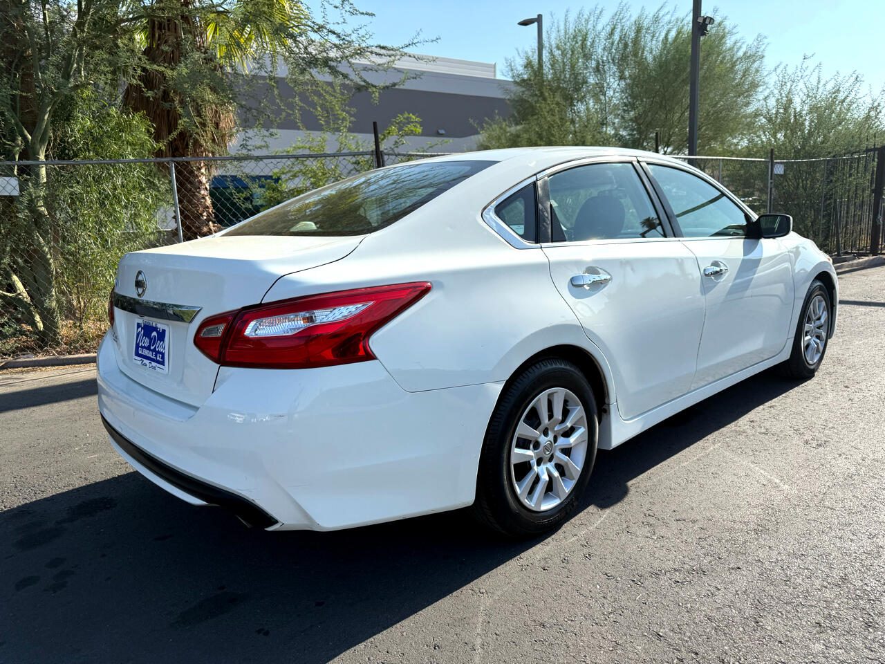 2016 Nissan Altima 2.5 SR photo 2