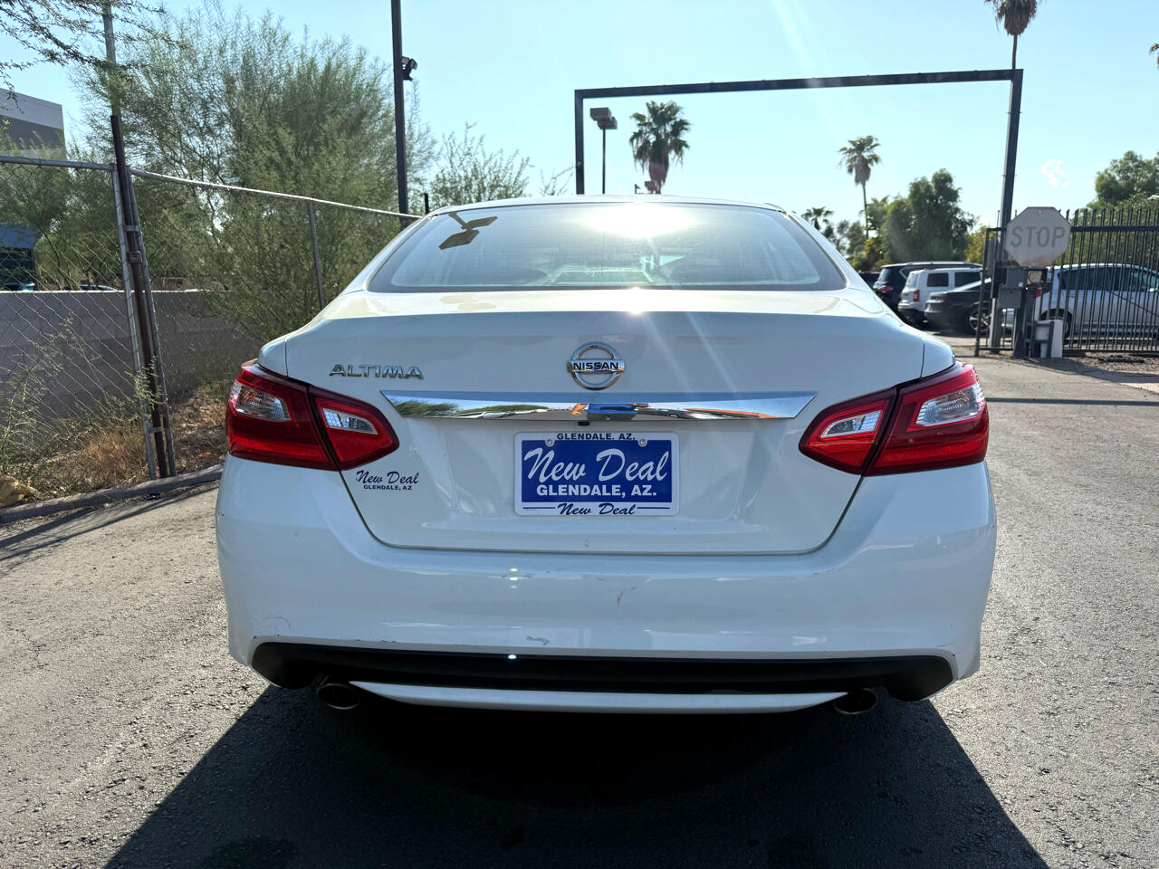 2016 Nissan Altima 2.5 SR photo 3