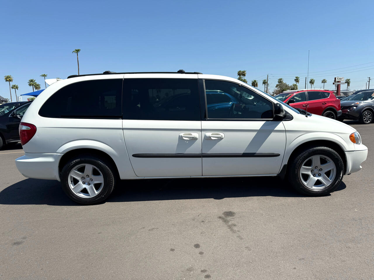 2003 Dodge Grand Caravan Sport photo 2
