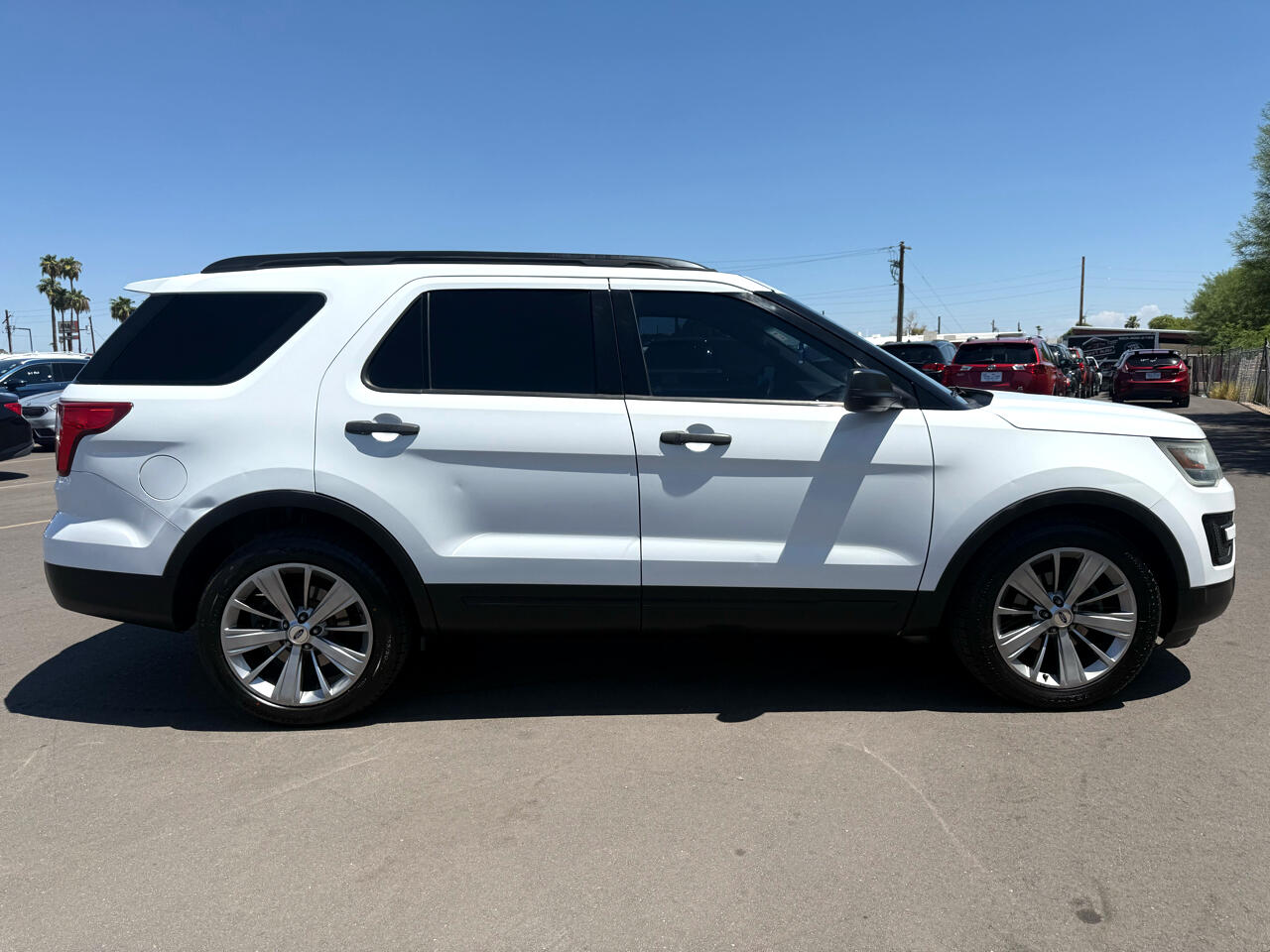 2016 Ford Explorer Base photo 2