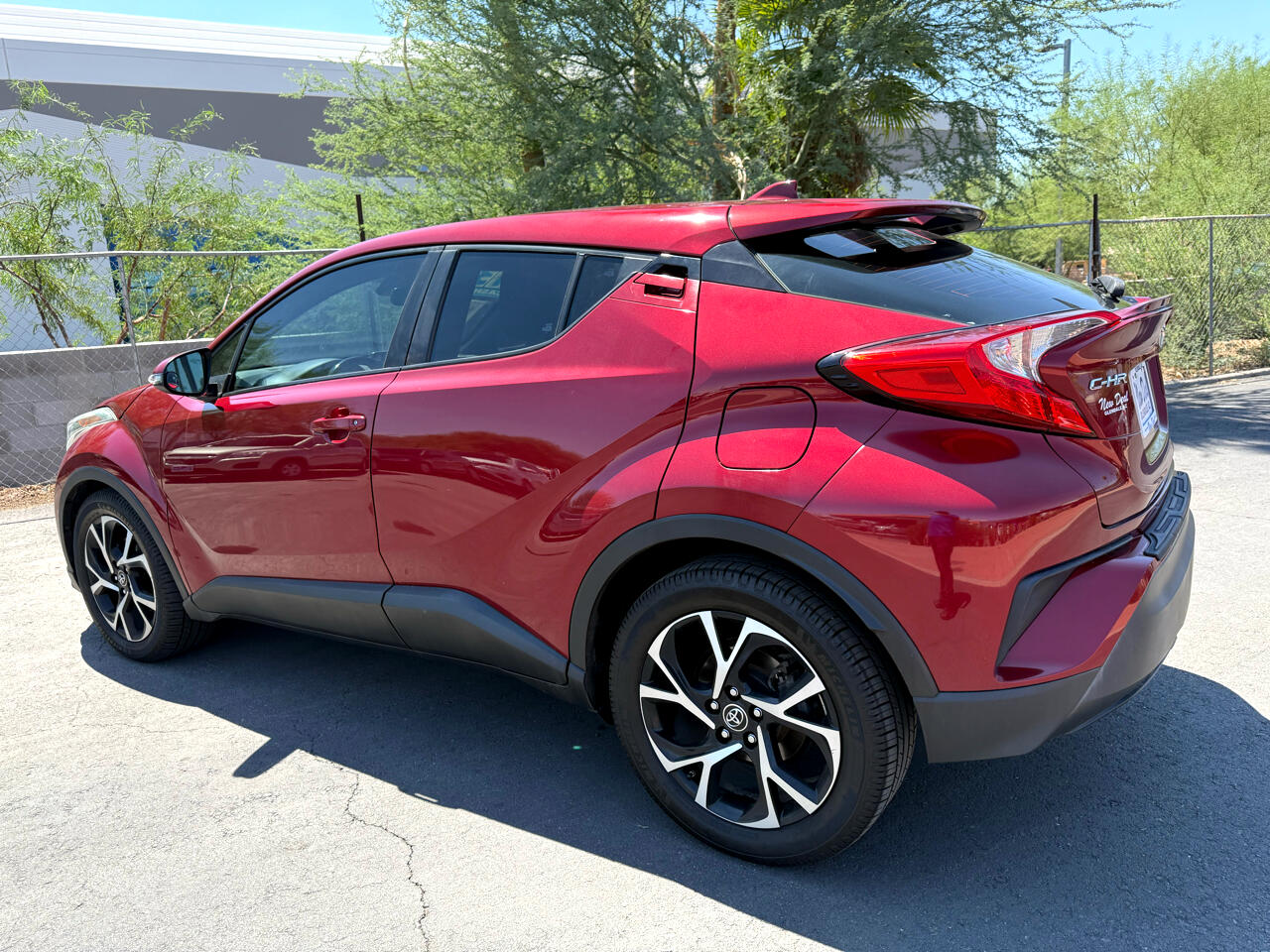 2018 Toyota C-HR XLE photo 4
