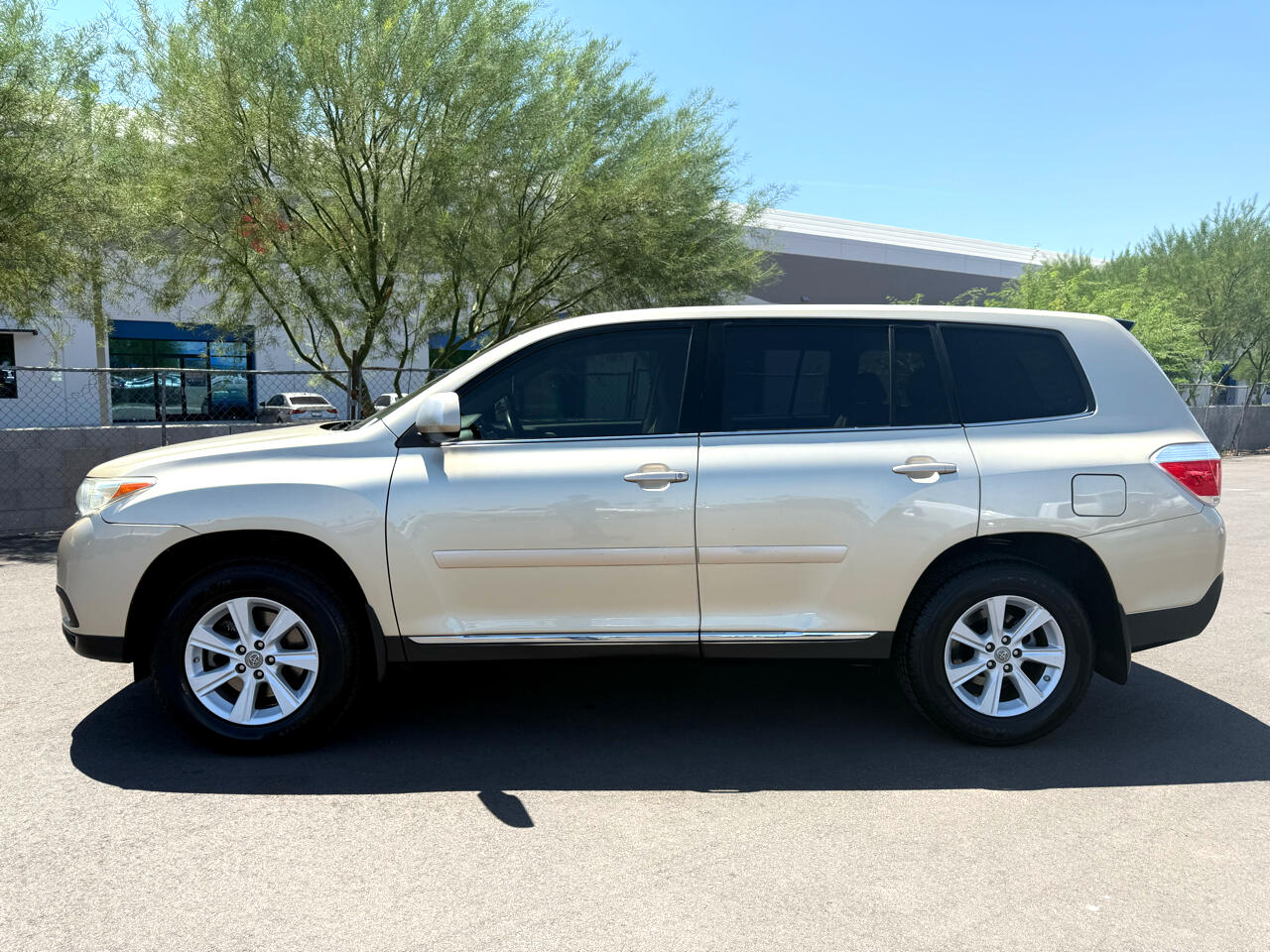 2012 Toyota Highlander Base photo 6