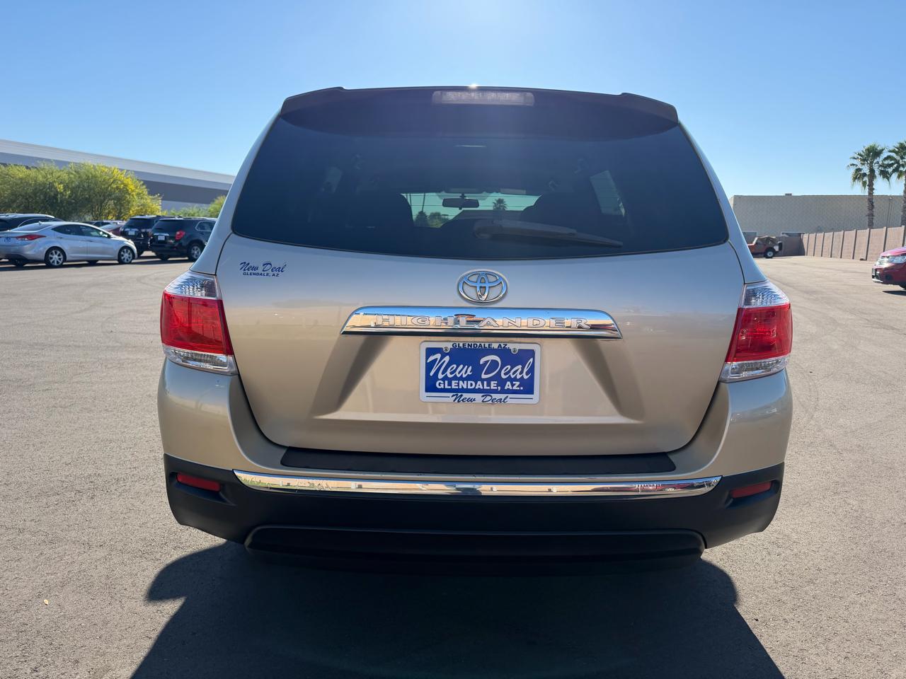 Toyota Highlander Base 2WD I4 2012