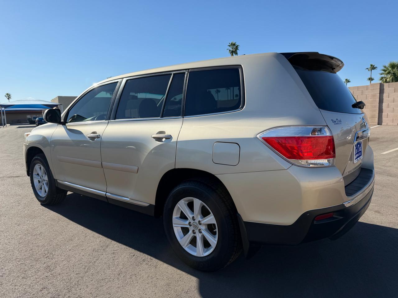 Toyota Highlander Base 2WD I4 2012