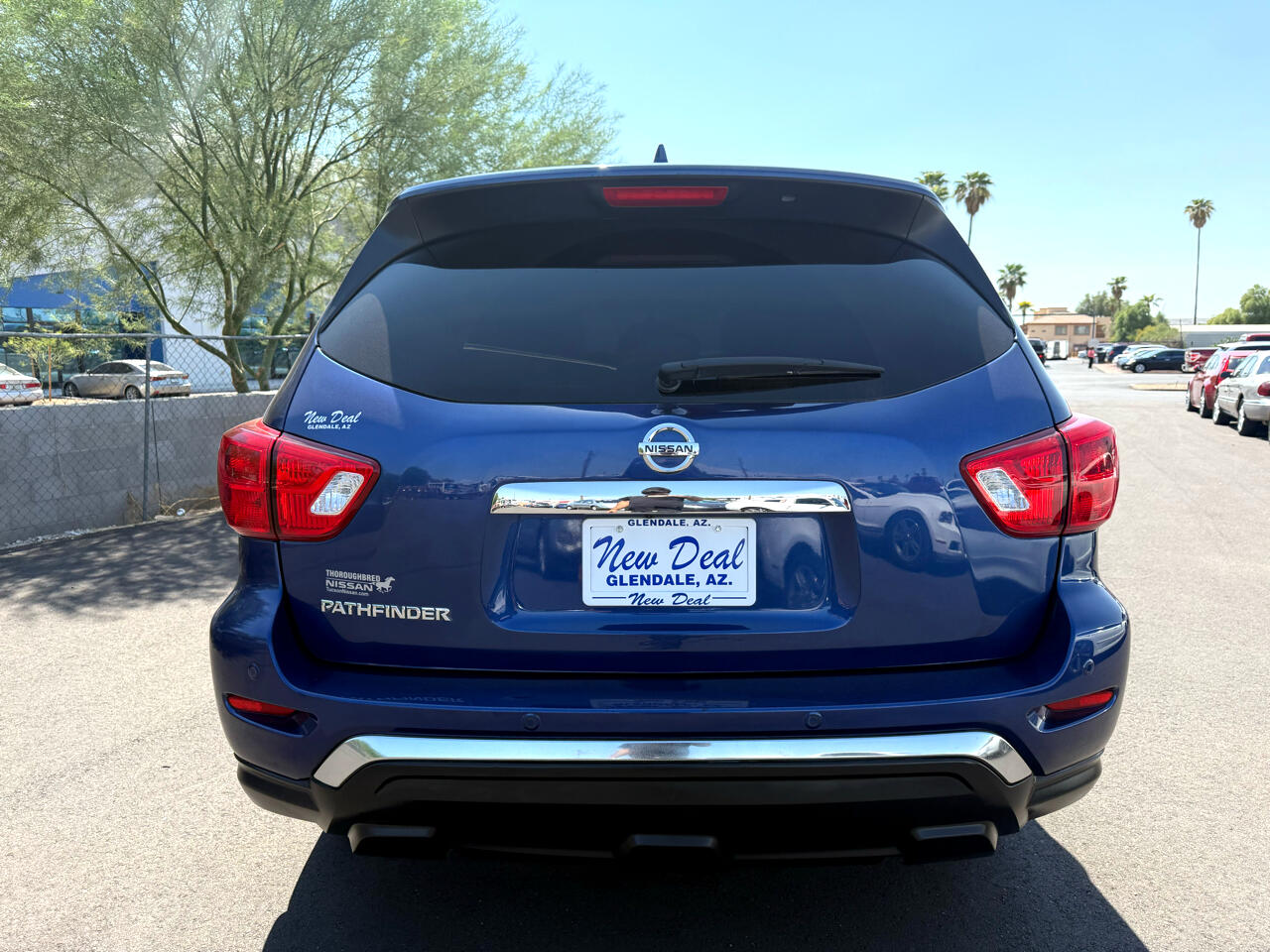 2019 Nissan Pathfinder S photo 4