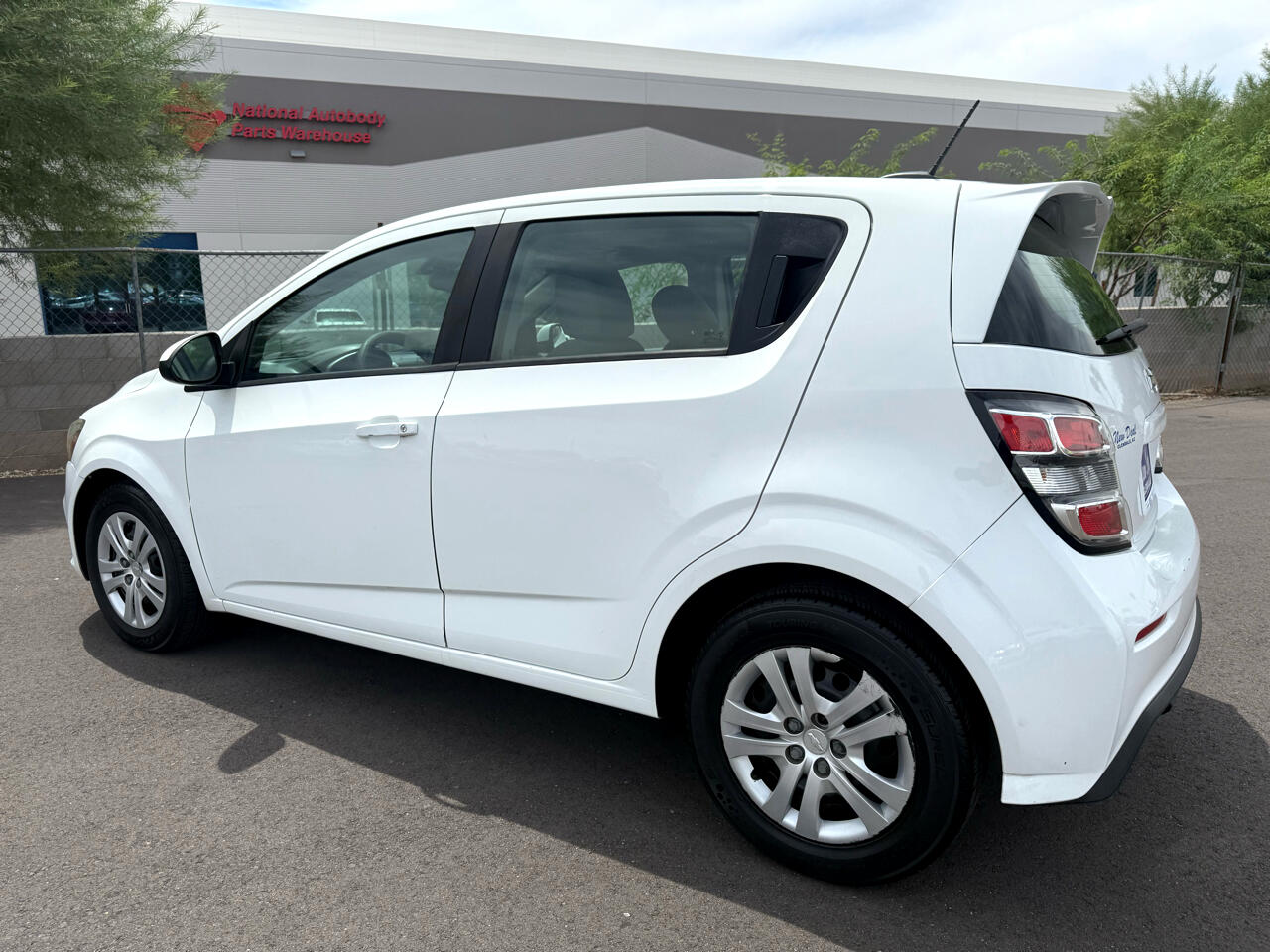 2017 Chevrolet Sonic photo 4