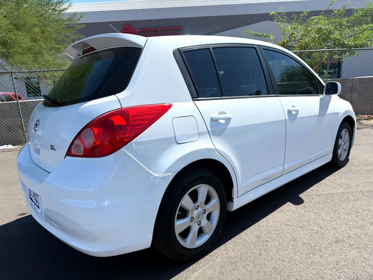 2011 Nissan Versa 1.8 SL photo 3