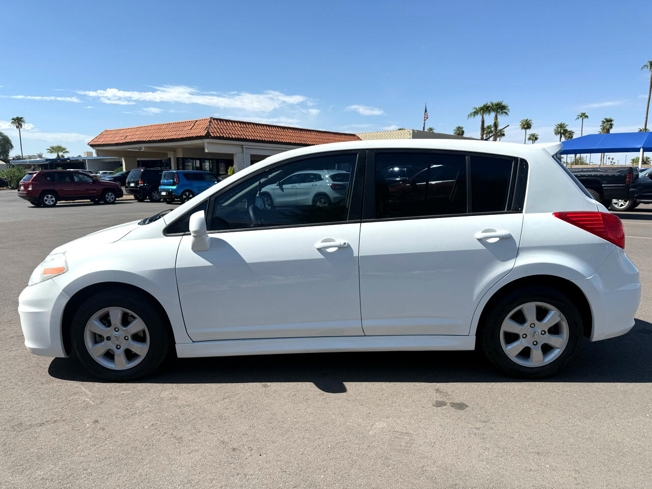 2011 Nissan Versa 1.8 SL photo 6