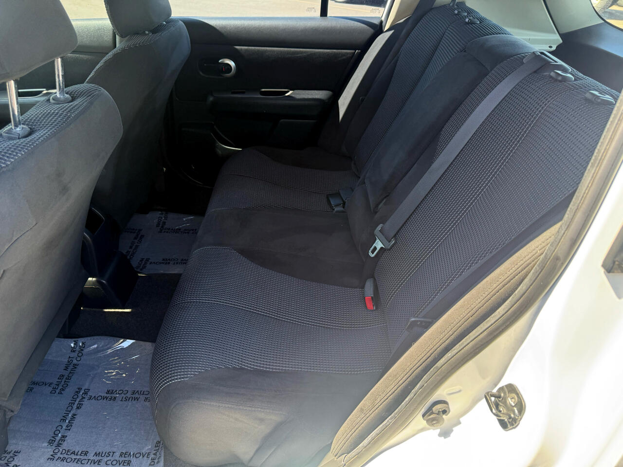 2011 Nissan Versa 1.8 SL photo 10