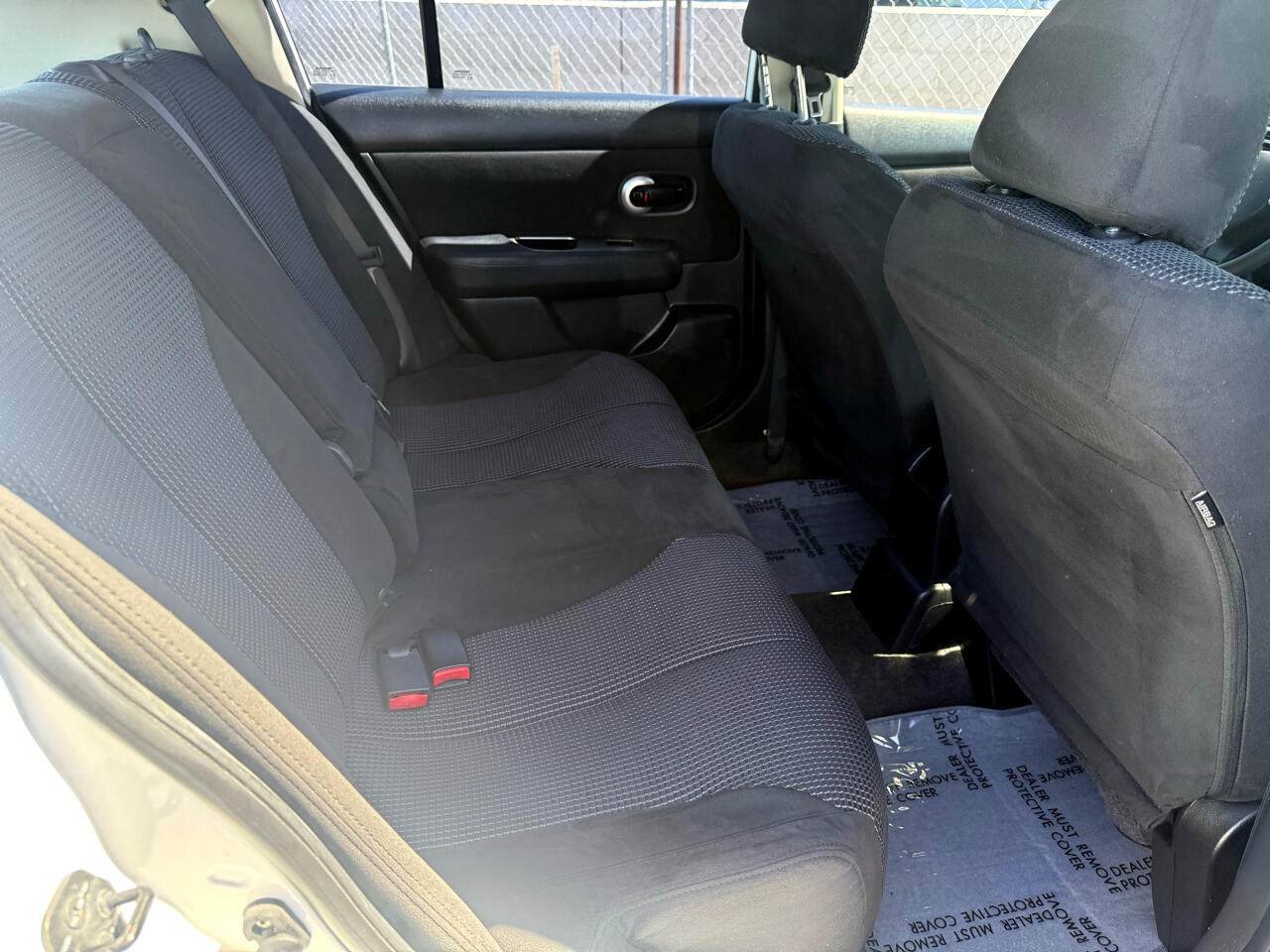 2011 Nissan Versa 1.8 SL photo 12