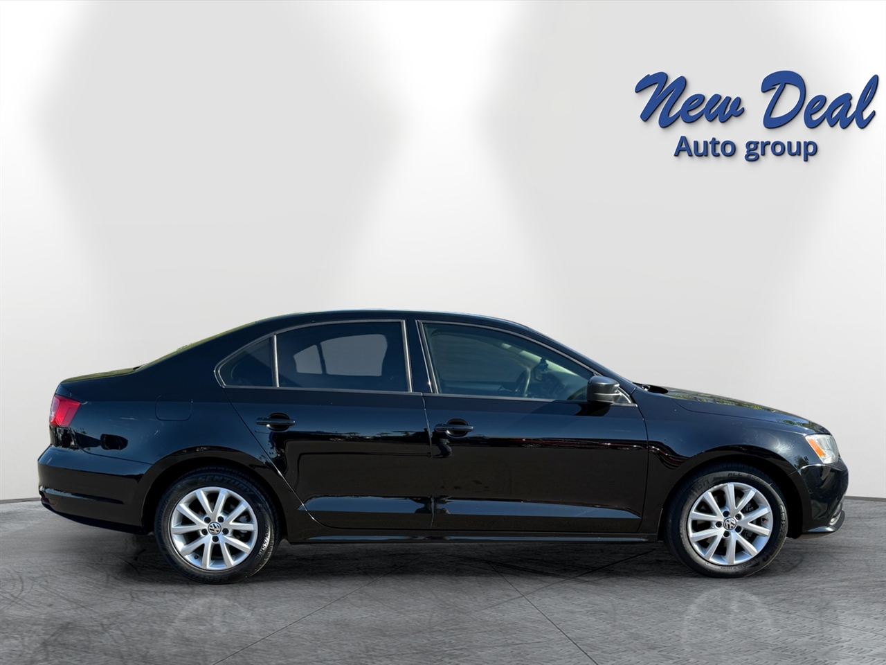 2015 Volkswagen Jetta SE photo 2