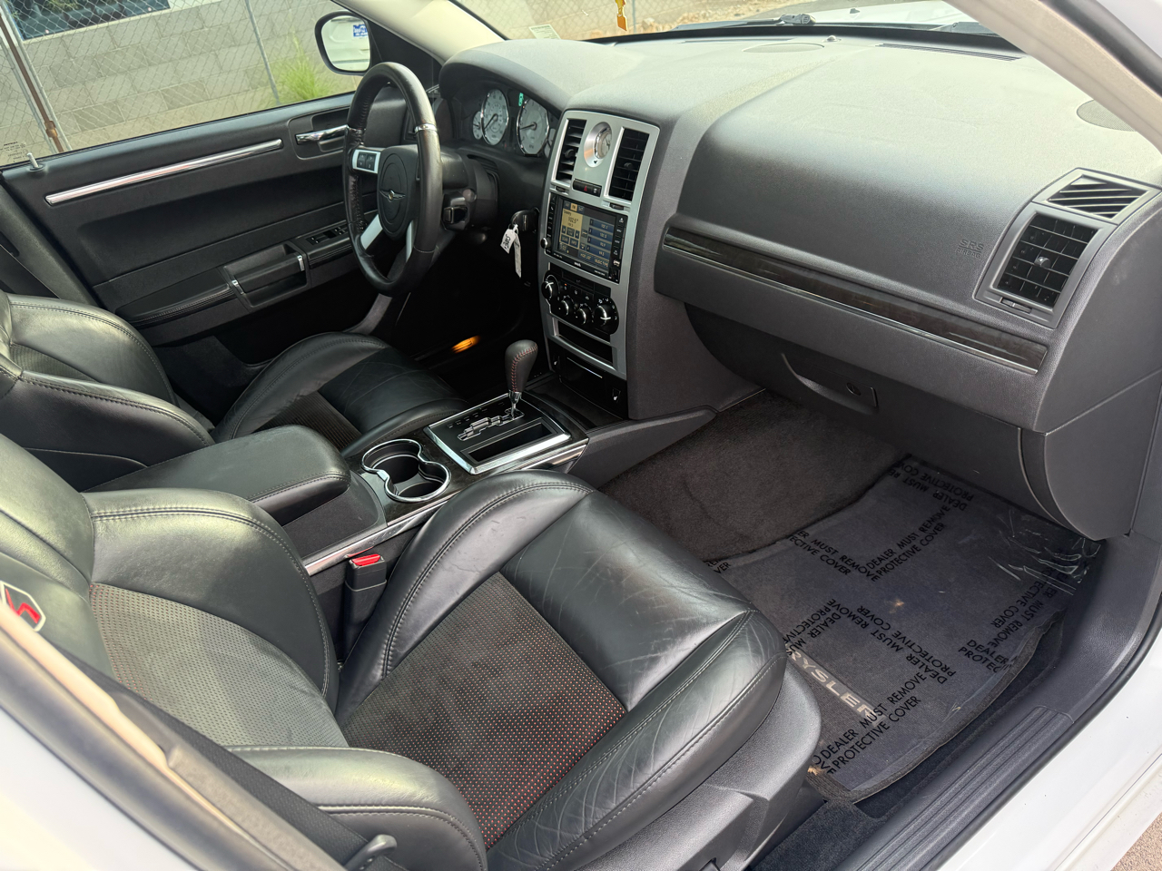 2010 Chrysler 300 S photo 8