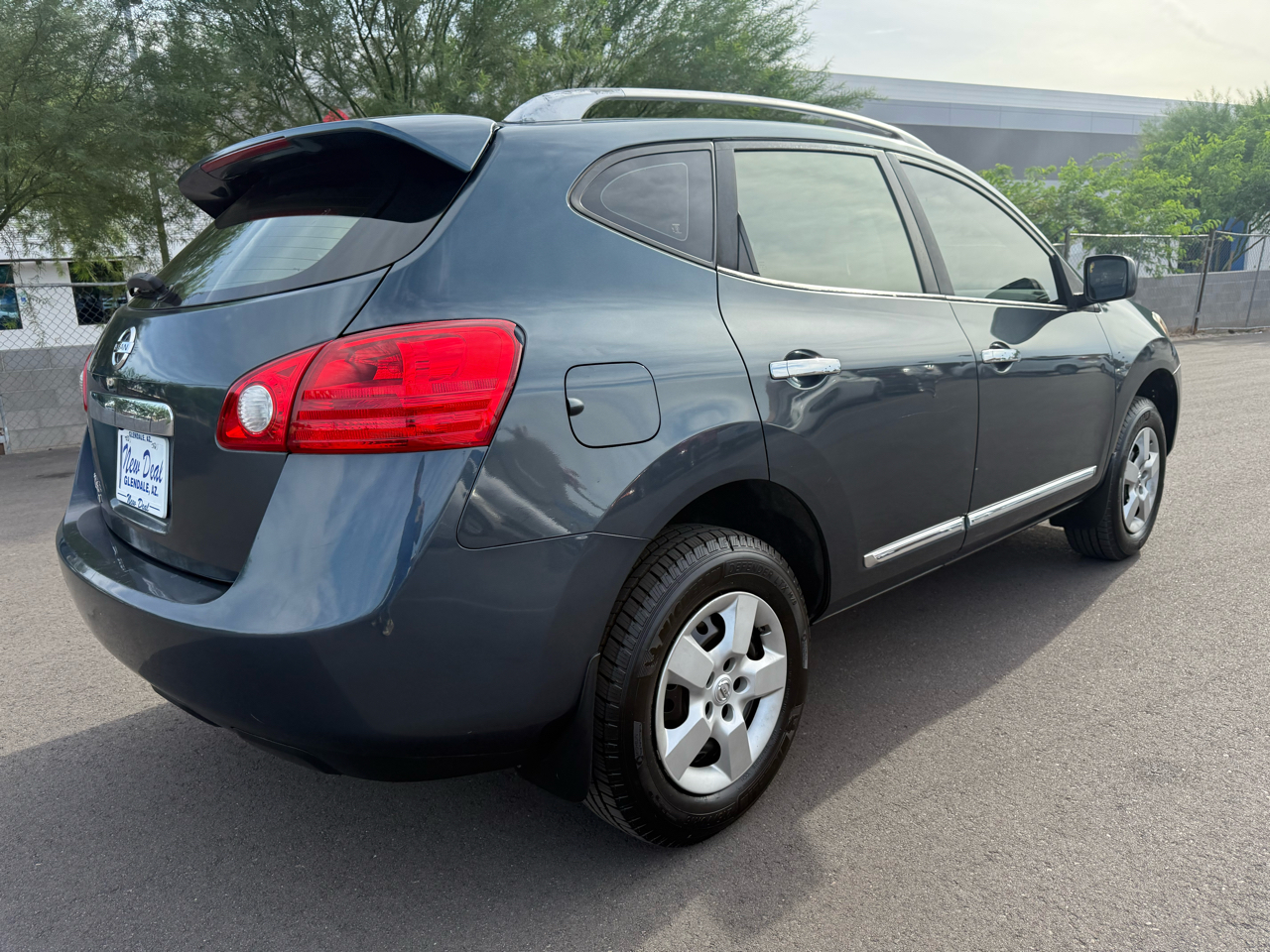 2014 Nissan Rogue Select S photo 3