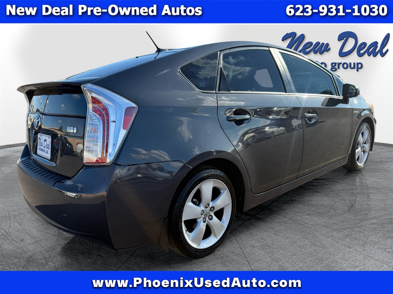 2015 Toyota Prius Four photo 3