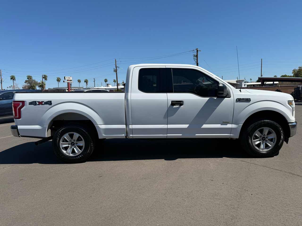 2017 Ford F-150 XLT photo 2