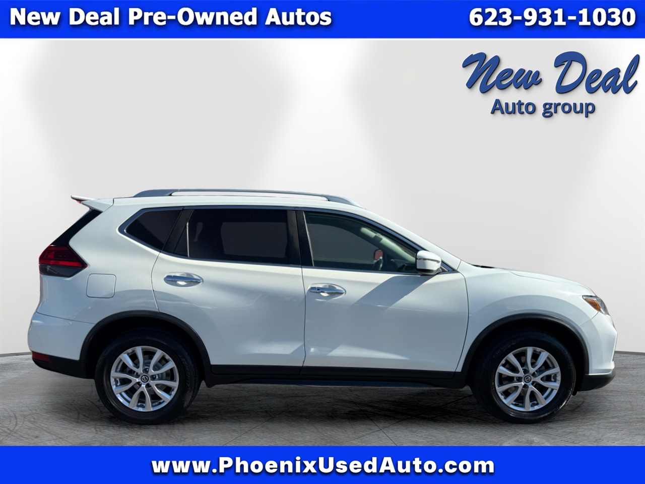 2017 Nissan Rogue S photo 2
