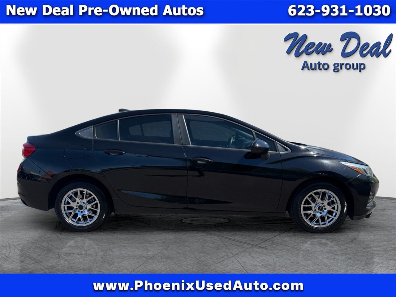 2019 Chevrolet Cruze LS photo 2