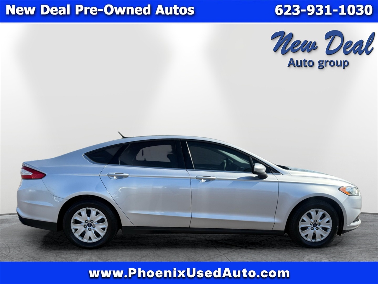 2014 Ford Fusion S photo 2