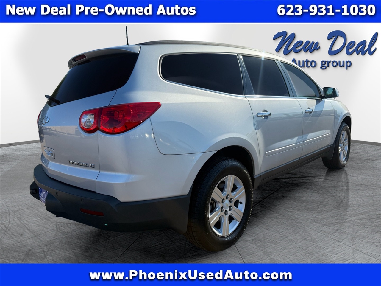 2012 Chevrolet Traverse 2LT photo 3