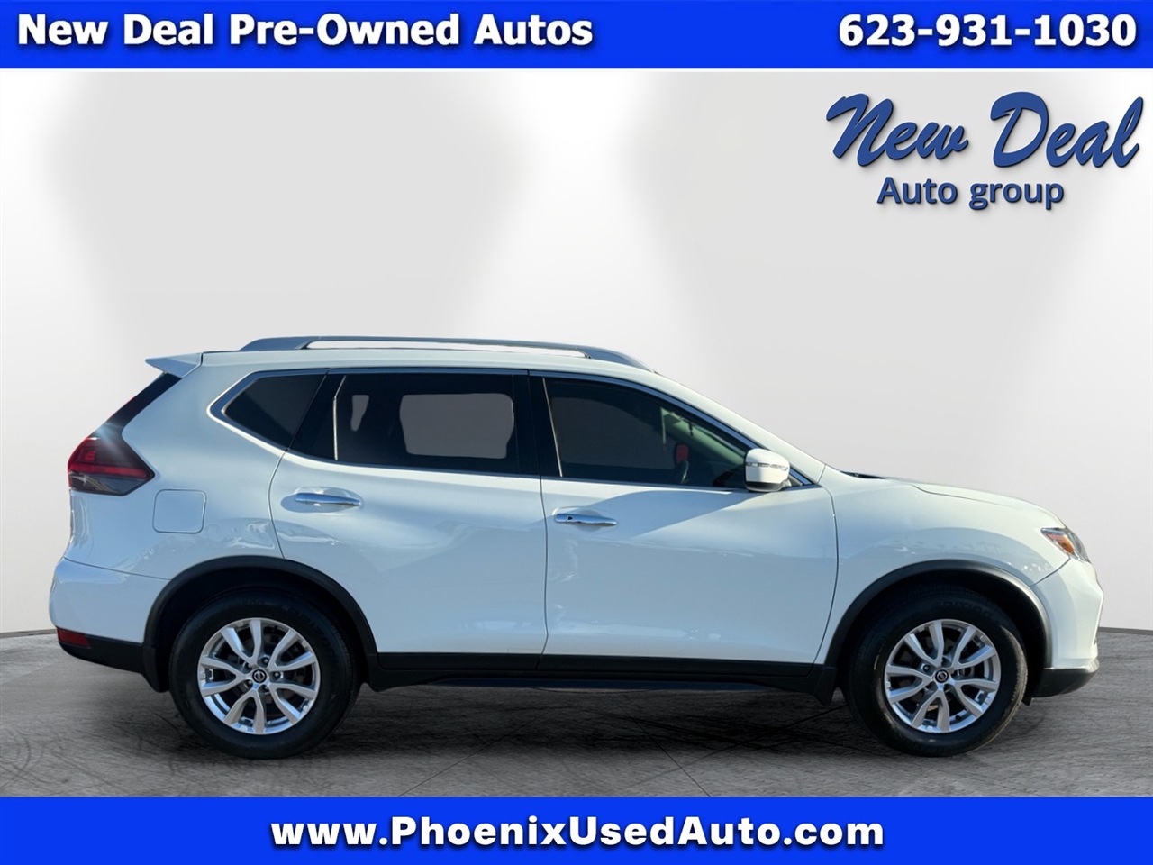 2017 Nissan Rogue S photo 2