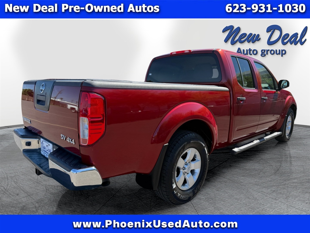2011 Nissan Frontier Crew Cab LE photo 3