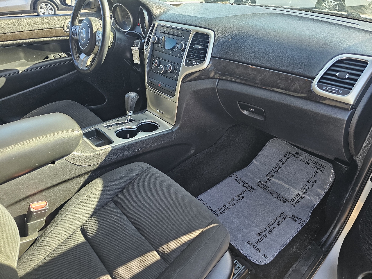 Jeep Grand Cherokee Laredo 2WD 2013