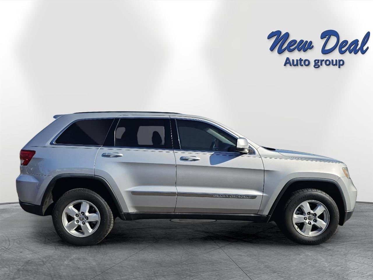 Jeep Grand Cherokee Laredo 2WD 2013