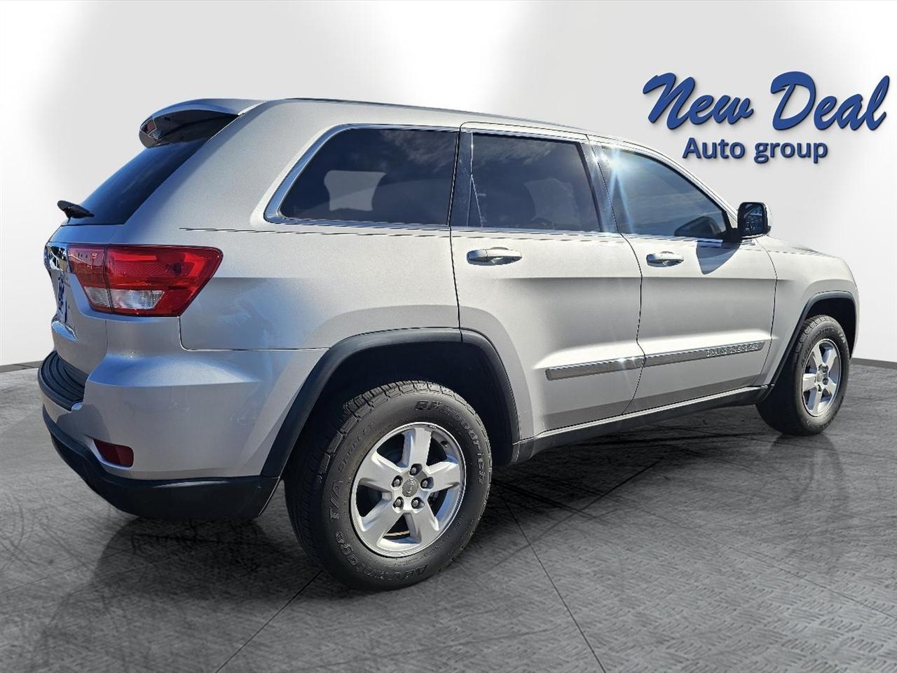 Jeep Grand Cherokee Laredo 2WD 2013