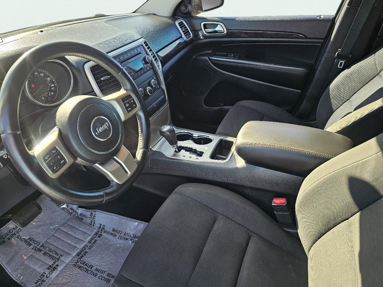 Jeep Grand Cherokee Laredo 2WD 2013