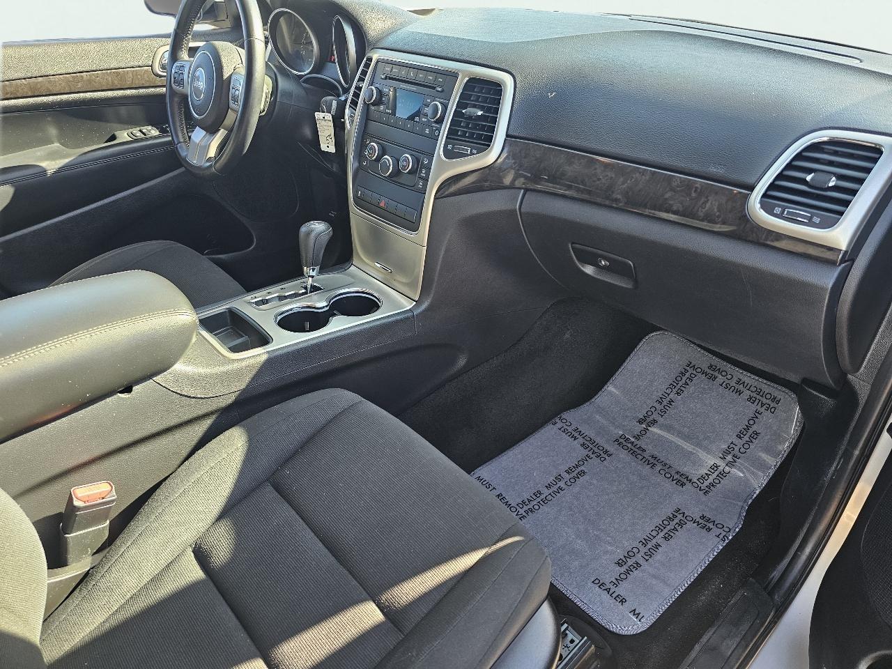 Jeep Grand Cherokee Laredo 2WD 2013