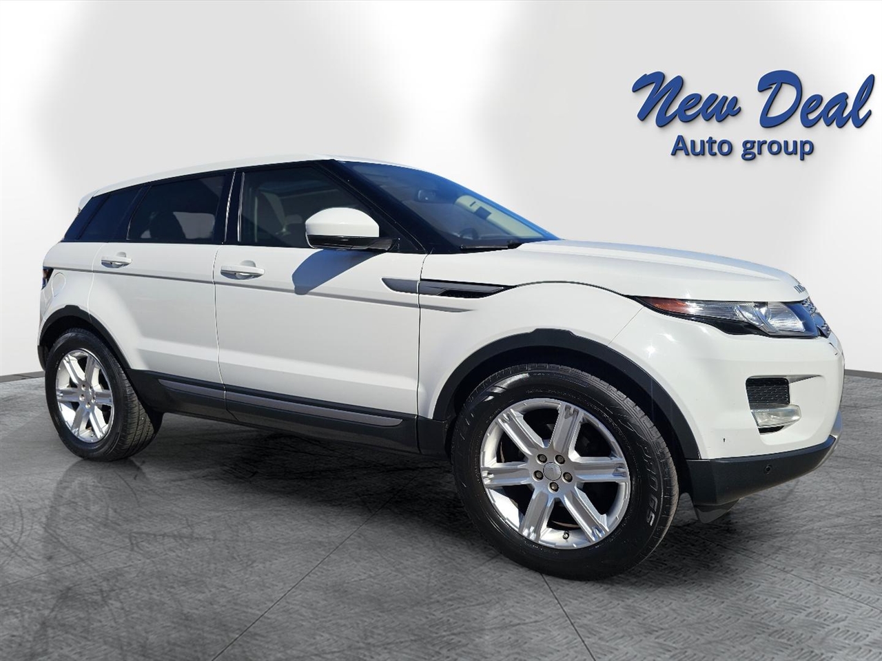 Land Rover Range Rover Evoque Pure Plus 5-Door 2015