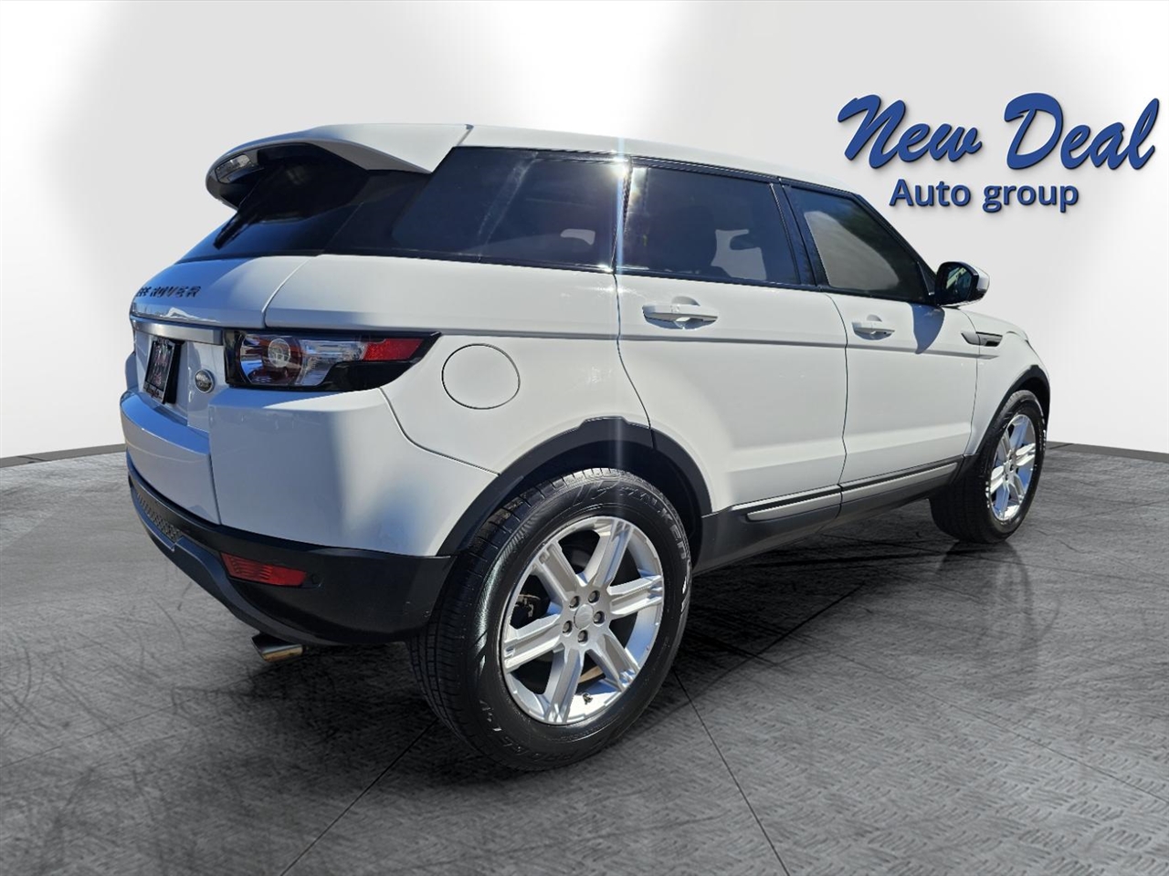 Land Rover Range Rover Evoque Pure Plus 5-Door 2015