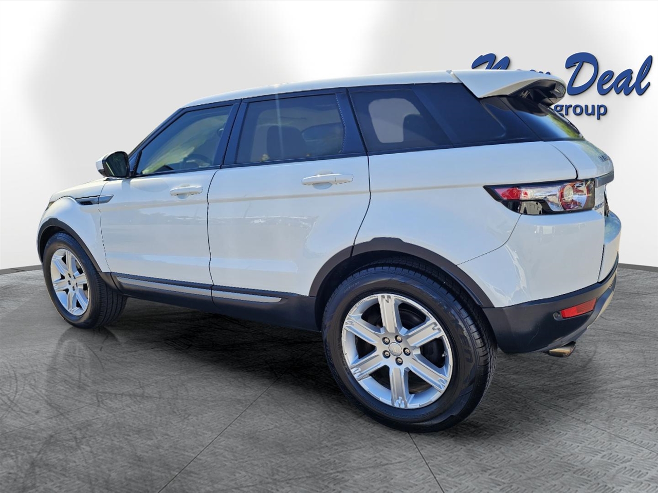Land Rover Range Rover Evoque Pure Plus 5-Door 2015