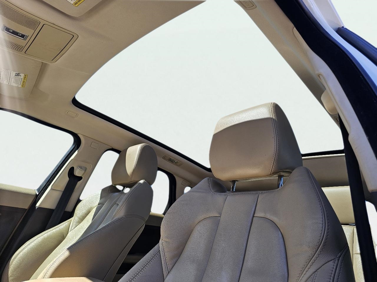 Land Rover Range Rover Evoque Pure Plus 5-Door 2015