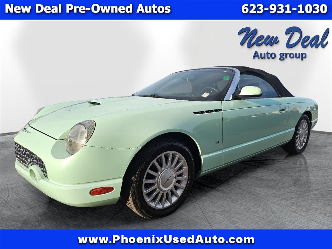 Ford Thunderbird Deluxe 2004