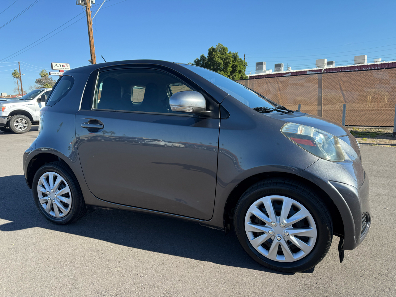 Scion iQ 3-Door Hatchback AT 2014