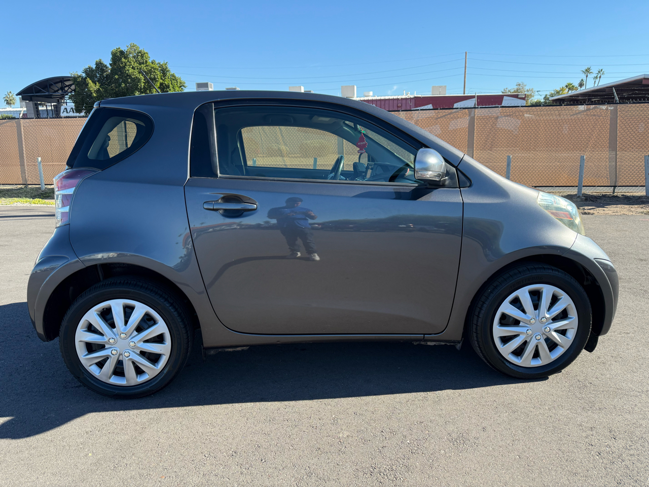 Scion iQ 3-Door Hatchback AT 2014