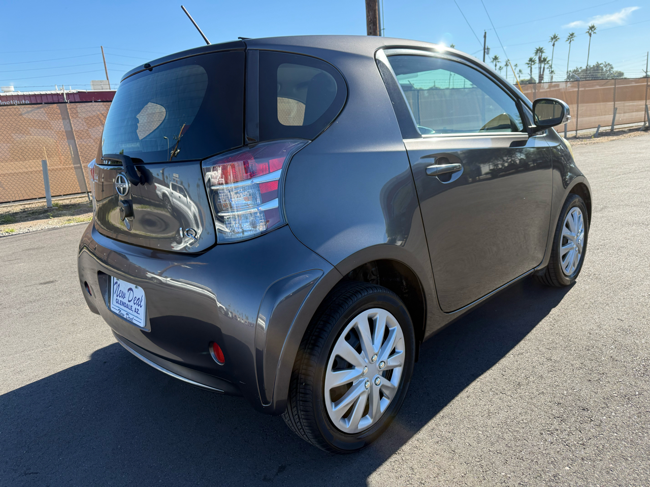 Scion iQ 3-Door Hatchback AT 2014