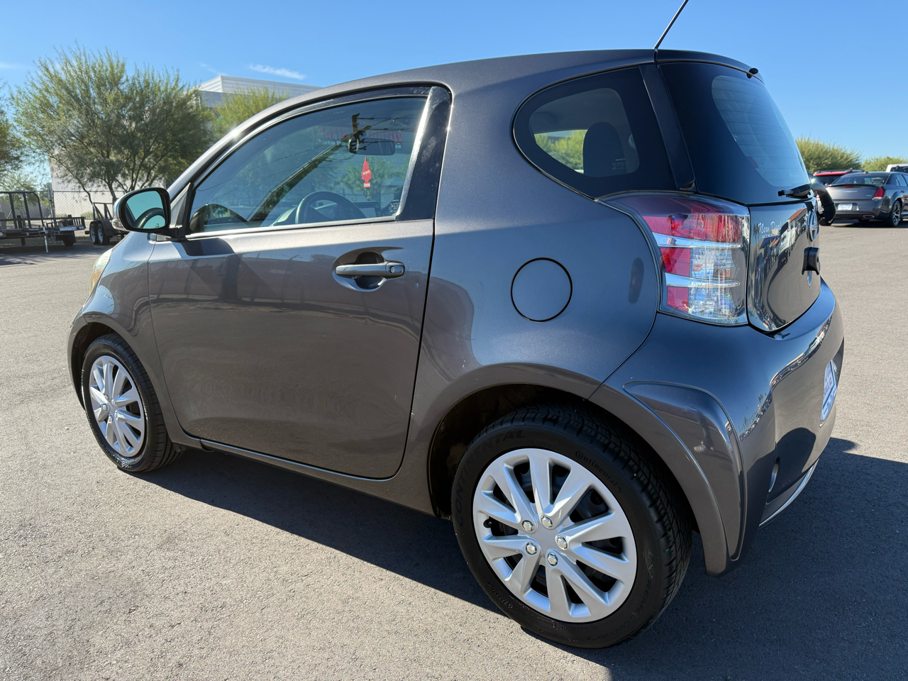 Scion iQ 3-Door Hatchback AT 2014