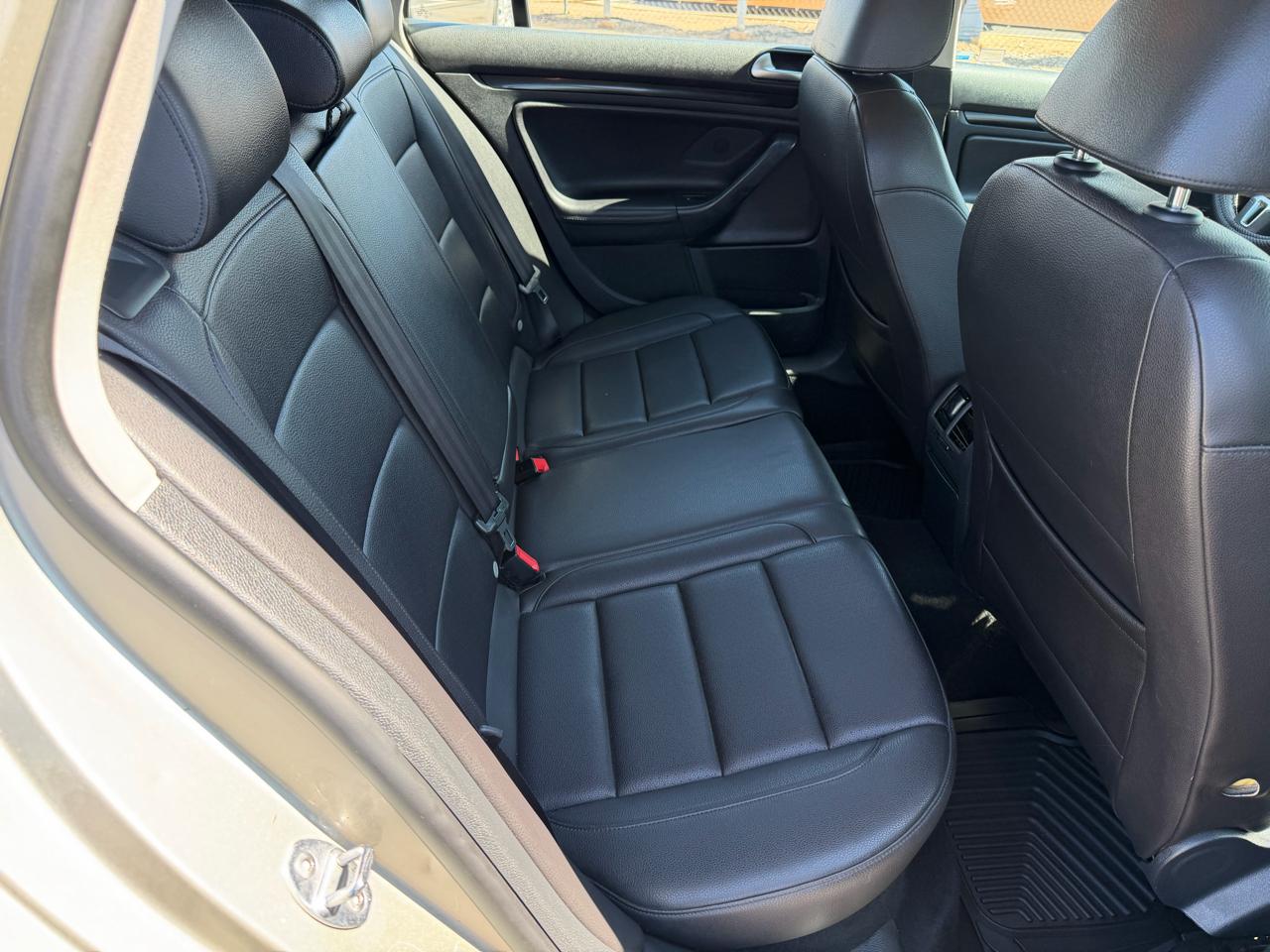 Volkswagen Jetta SportWagen 2.0L TDI 2014