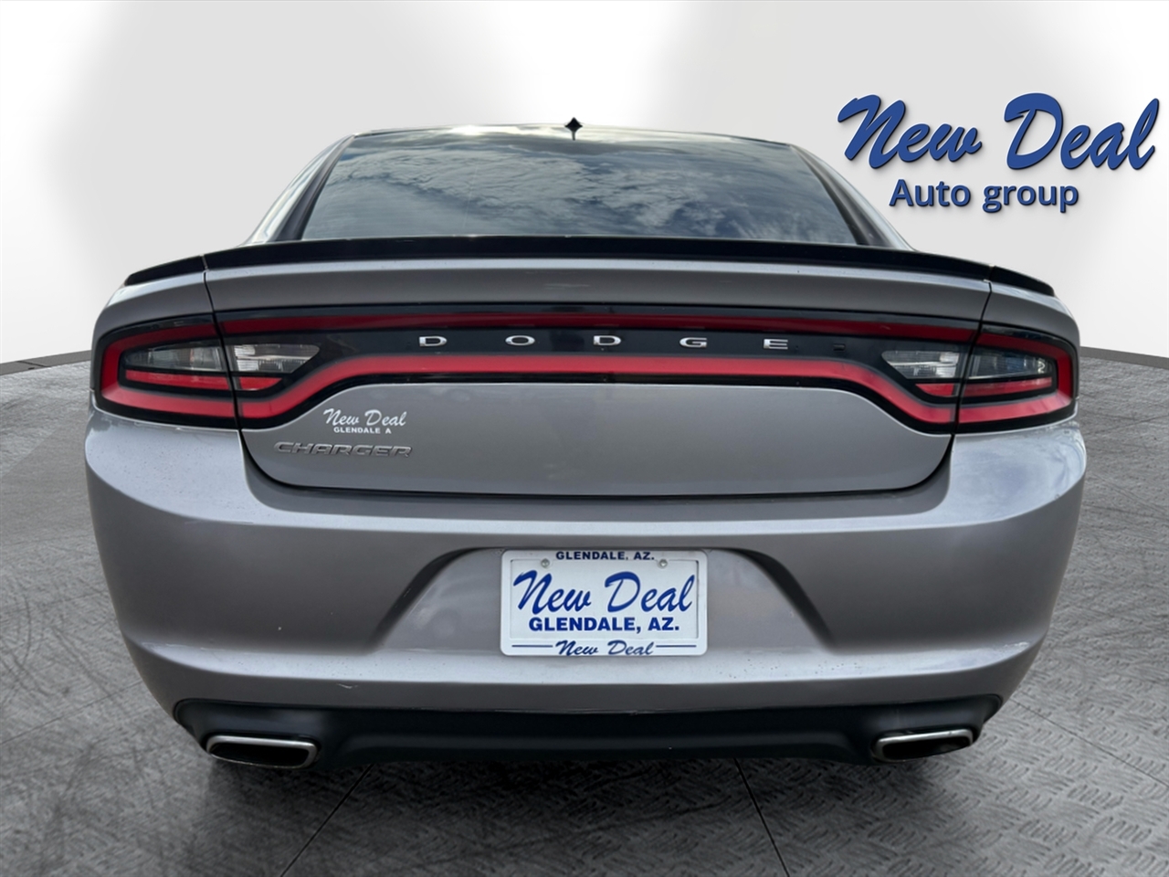 2016 Dodge Charger SE photo 4