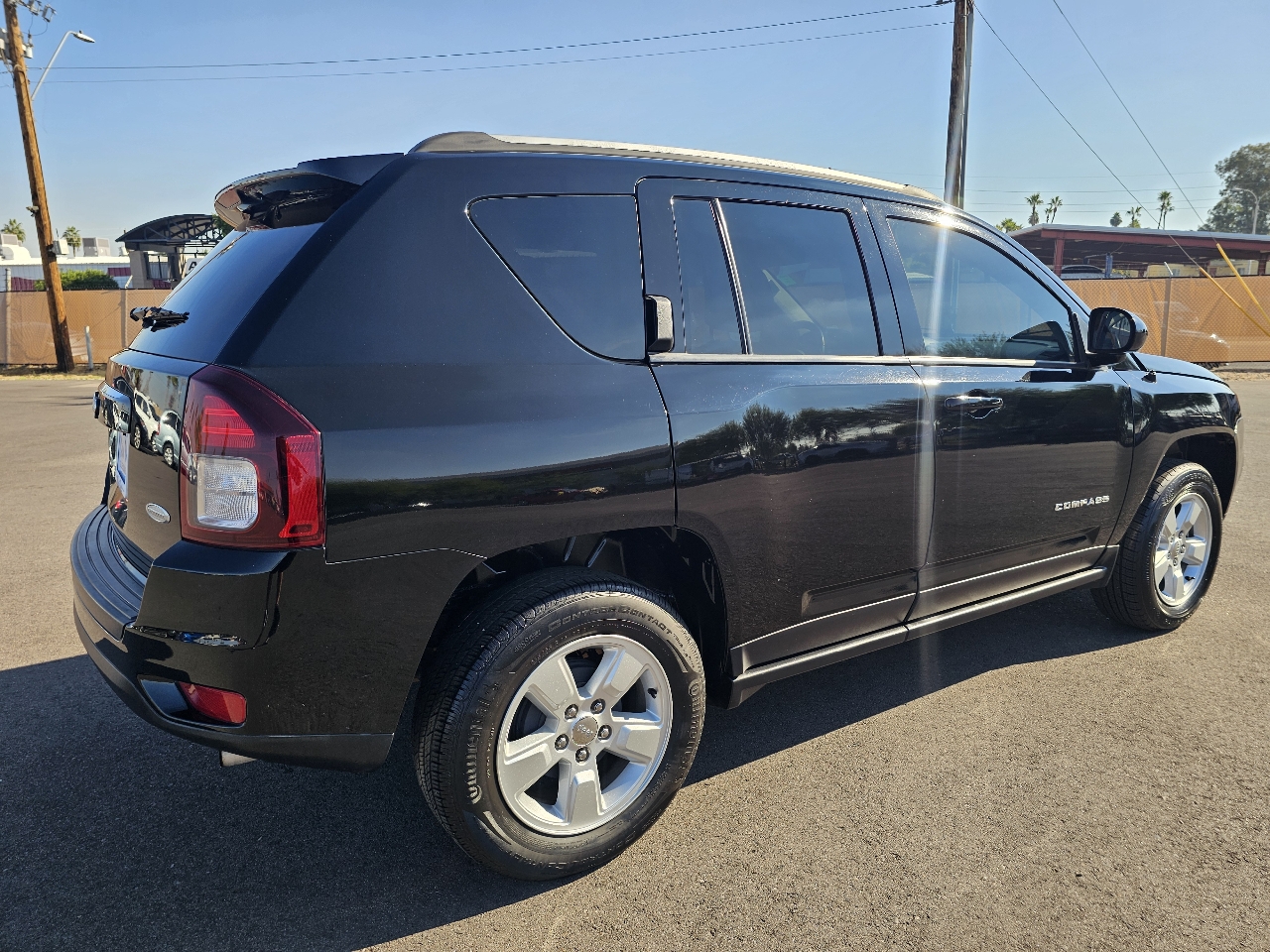 2017 Jeep Compass Latitude photo 3