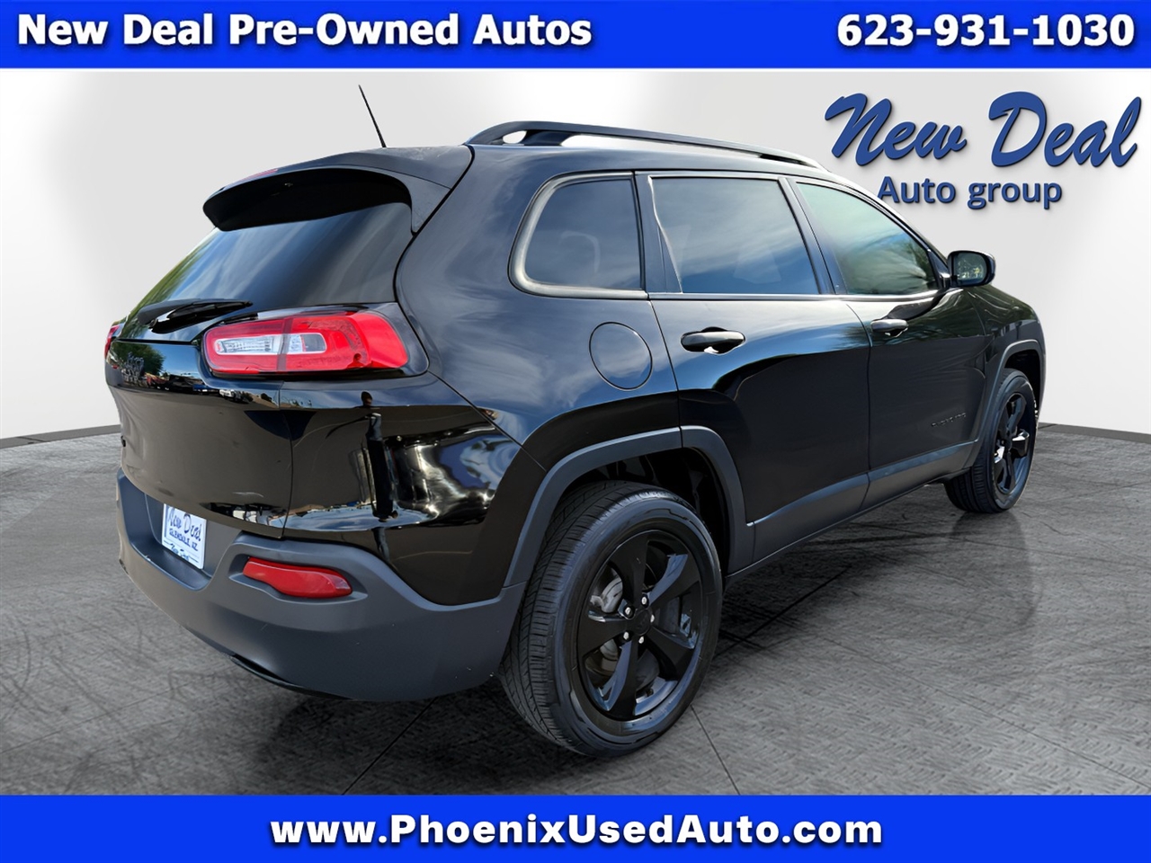 2017 Jeep Cherokee Sport photo 2