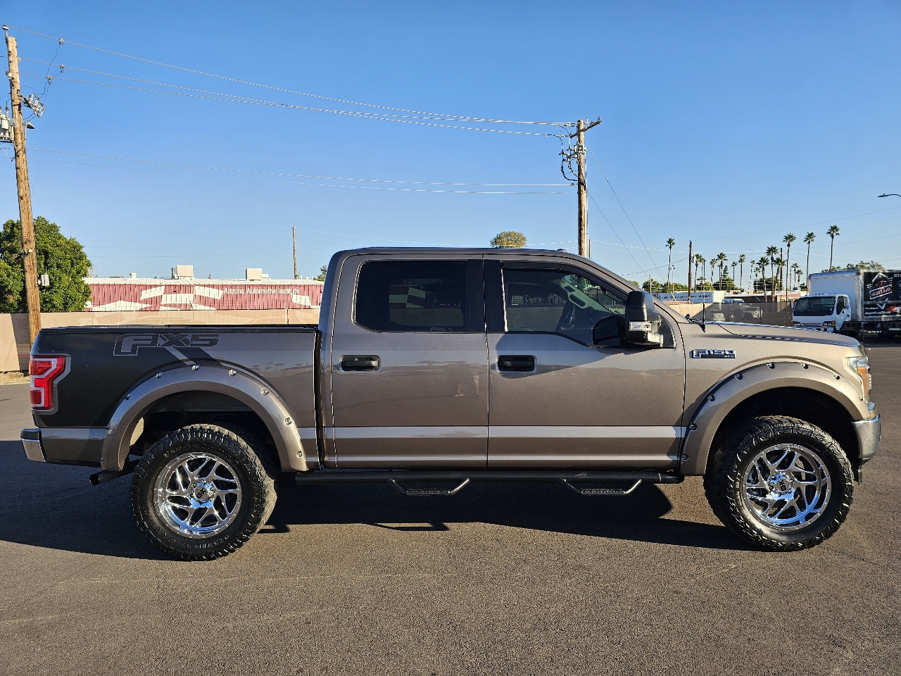 2018 Ford F-150 XLT photo 2