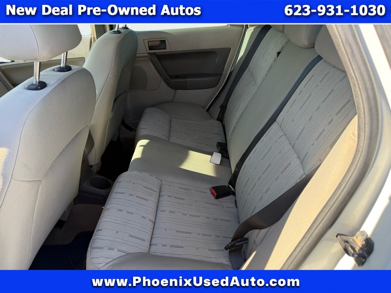 Ford Focus SE Sedan 2010