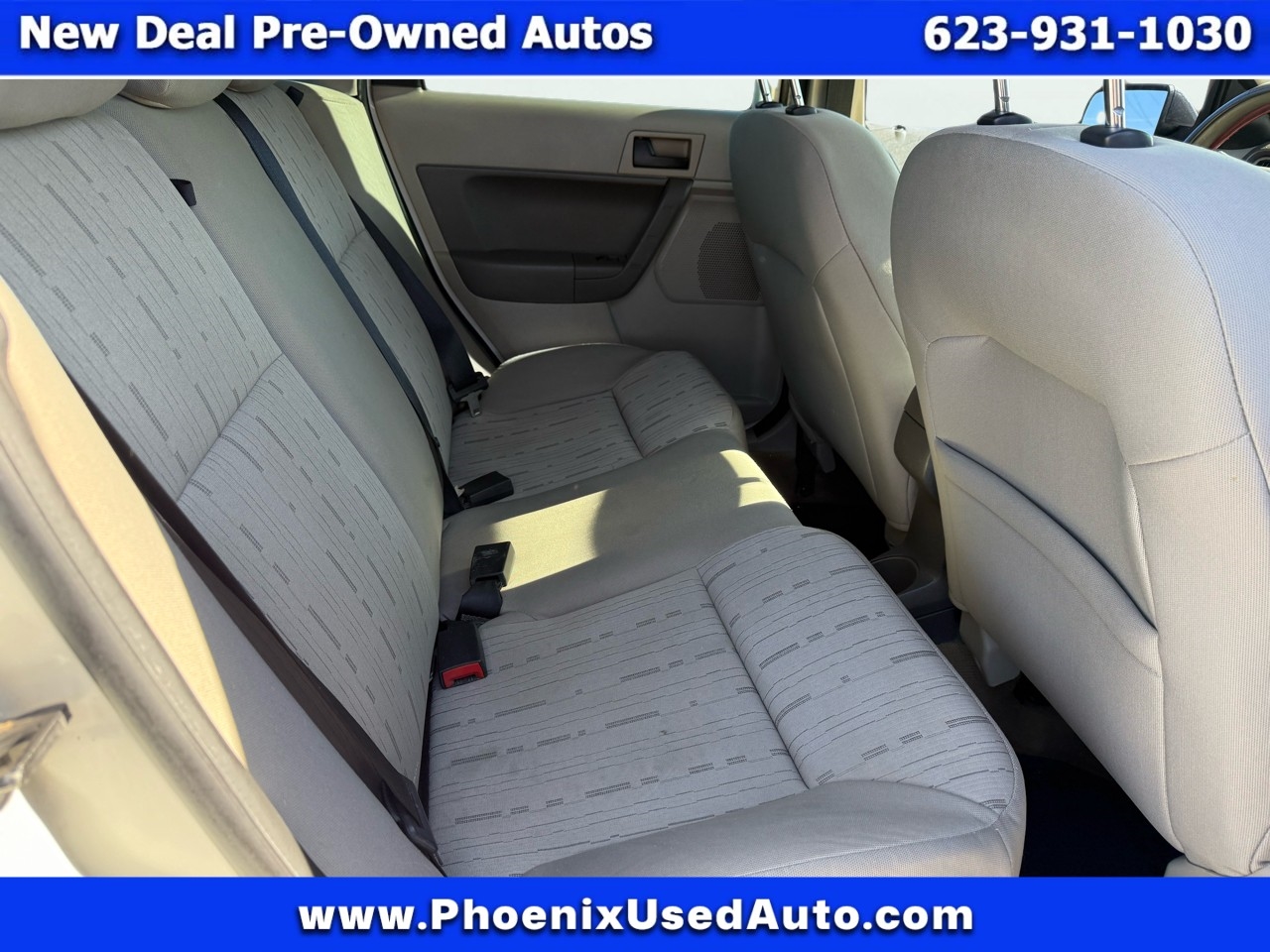 Ford Focus SE Sedan 2010