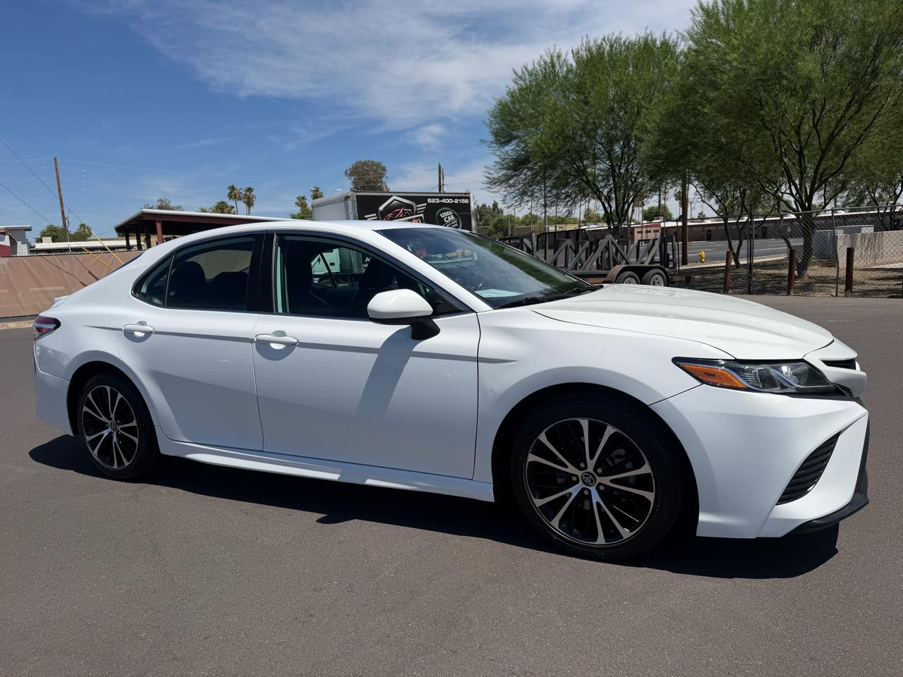 Toyota Camry SE 2020