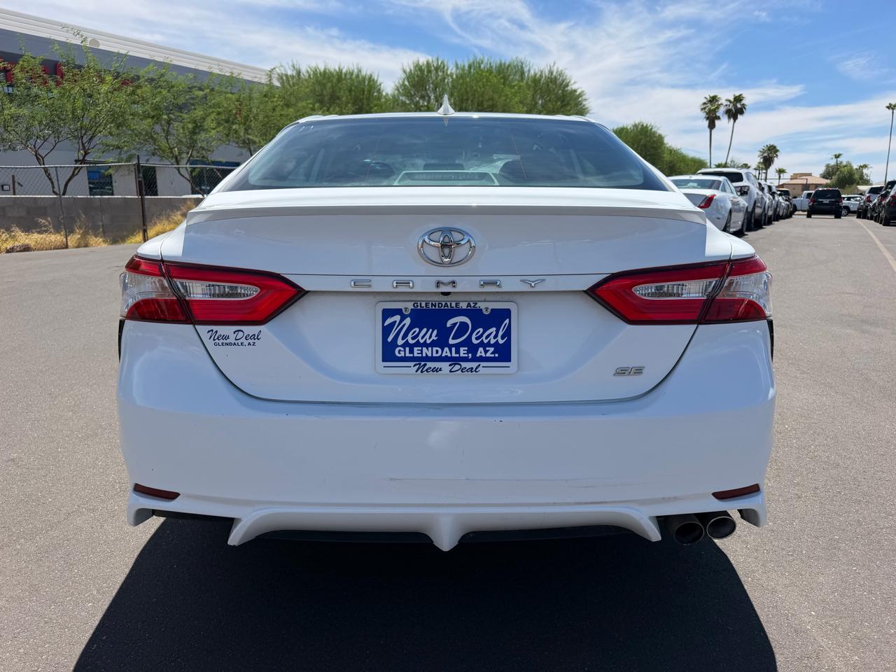 Toyota Camry SE 2020