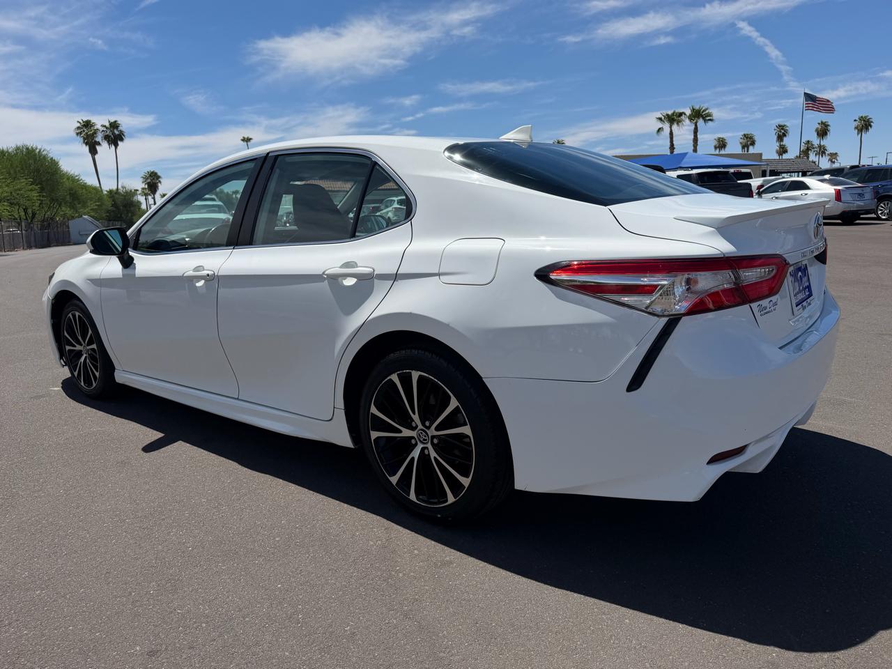 Toyota Camry SE 2020